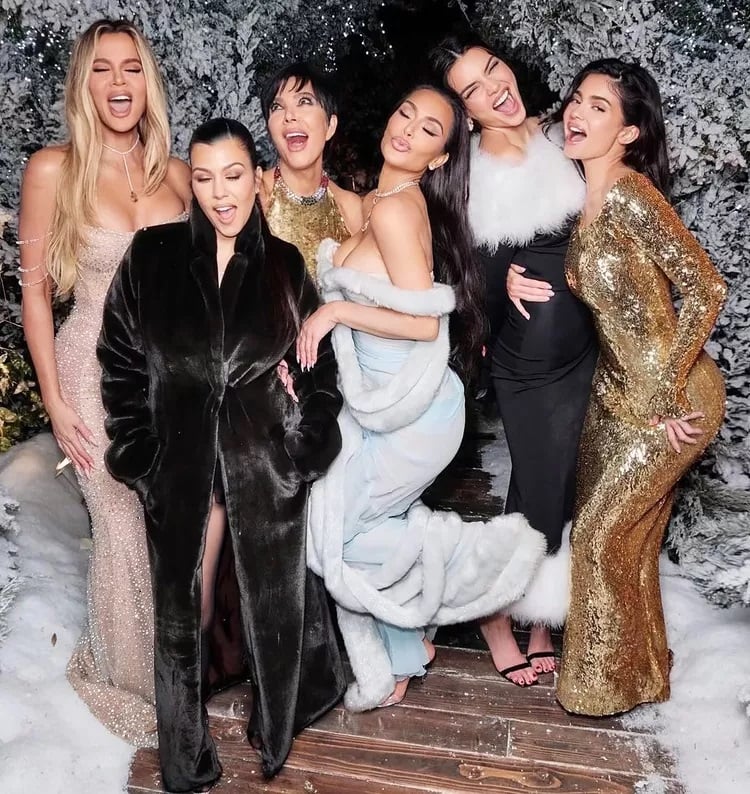 Kris Jenner, prima reacție după ce s-a spus că nu e nemulțumită de liftingul facial de 100.000 de dolari. Mama surorilor Kardashian are 70 de ani