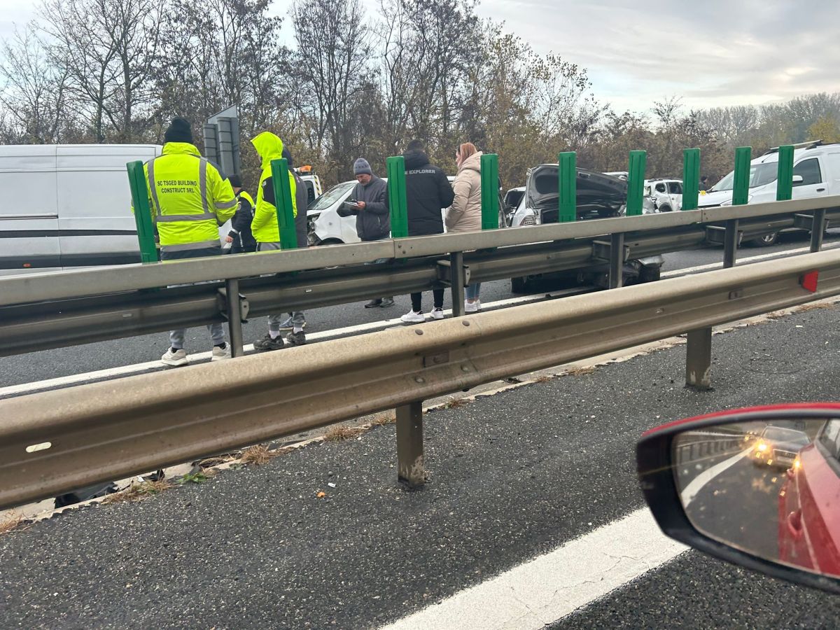 Accident cu 11 mașini pe autostrada A3, lângă Ploiești. Traficul continuă să fie blocat