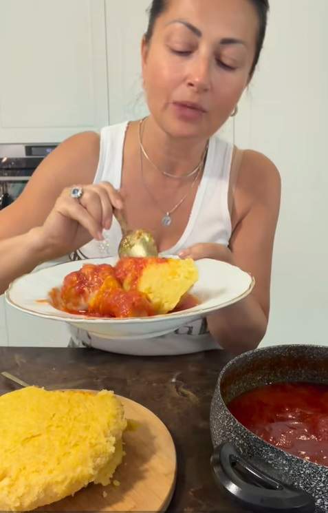 Gabriela Cristea a dezvăluit rețeta sa de ostropel de pui. Ingredientul care dă un gust special preparatului