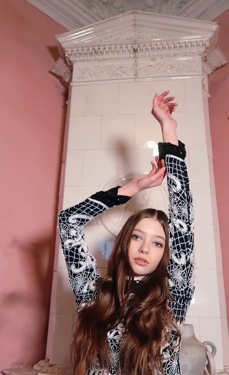 Ce a găsit Iulia Albu în podul casei sale istorice: „Este o problemă reală, ce ar trebui rezolvată”. Locuința e în plină renovare