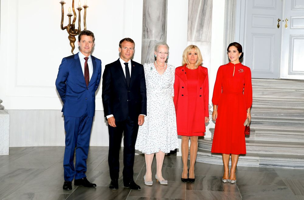 FOTO/ Prințesa Mary a Danemarcei și Brigitte Macron s-au asortat în Copenhaga. Ținutele lor, din nou apreciate pentru eleganță și bun stil