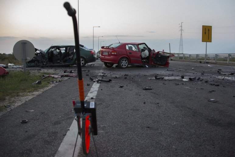 (FOTO) Familie de români, implicată într-un grav accident rutier în Ungaria, soldat cu 3 morți. Printre victime: copilul în vârstă de 5 ani