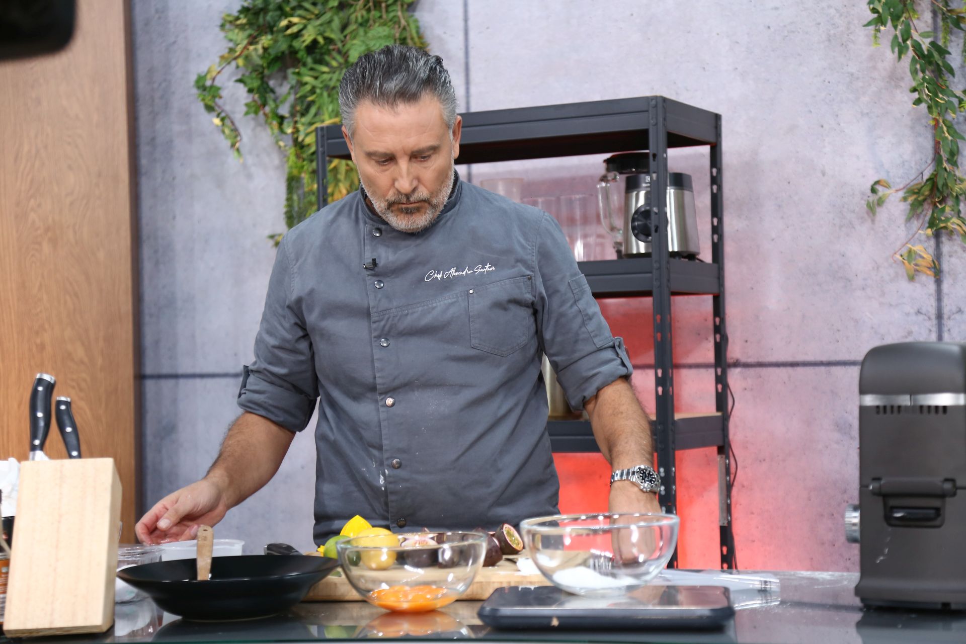 „Chefi la cuțite”, 8 aprilie. Cine este Andrei Olaru, concurentul de doar 17 ani care vrea să îi impresioneze pe jurați