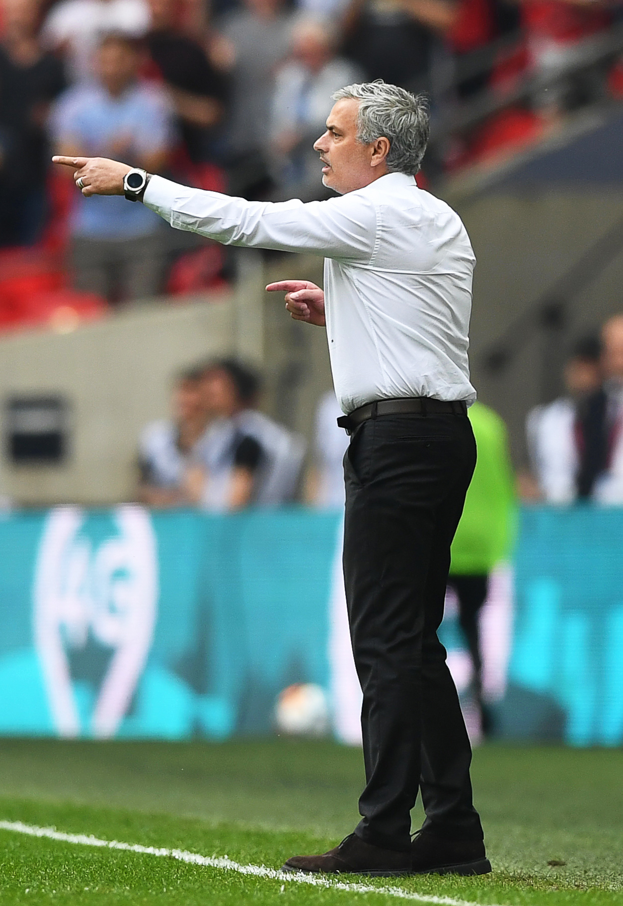 INTERVIU EXCLUSIV | Directorul podgoriilor care au produs vinul ”Briliantului” dezvăluie: Mutu și Mourinho s-au certat de la droguri, s-au împăcat de la băutură!