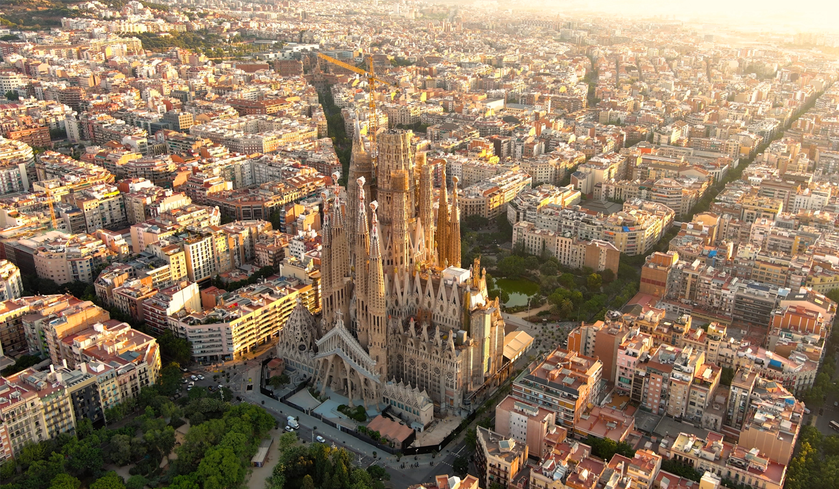 Șase din primele zece destinații de vacanță căutate la nivel global sunt în Europa: Parisul înregistrează cea mai rapidă creștere în preferințe