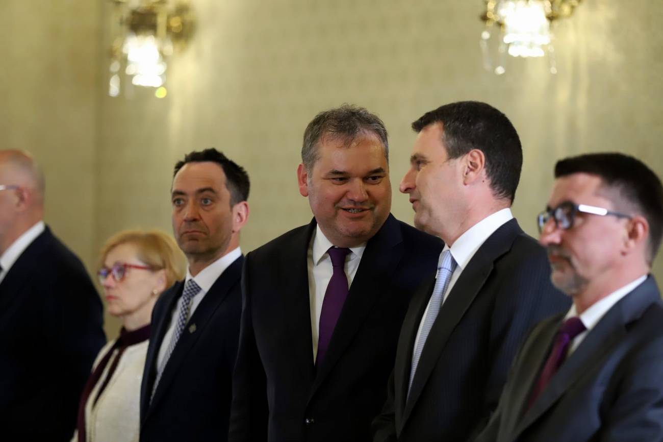 LIVE TEXT | Nicușor Dan a terminat consultările cu partidele din coaliție. PSD a decis retragerea miniștrilor înaintea finalului consultărilor. Nicușor Dan va face o declarație de presă