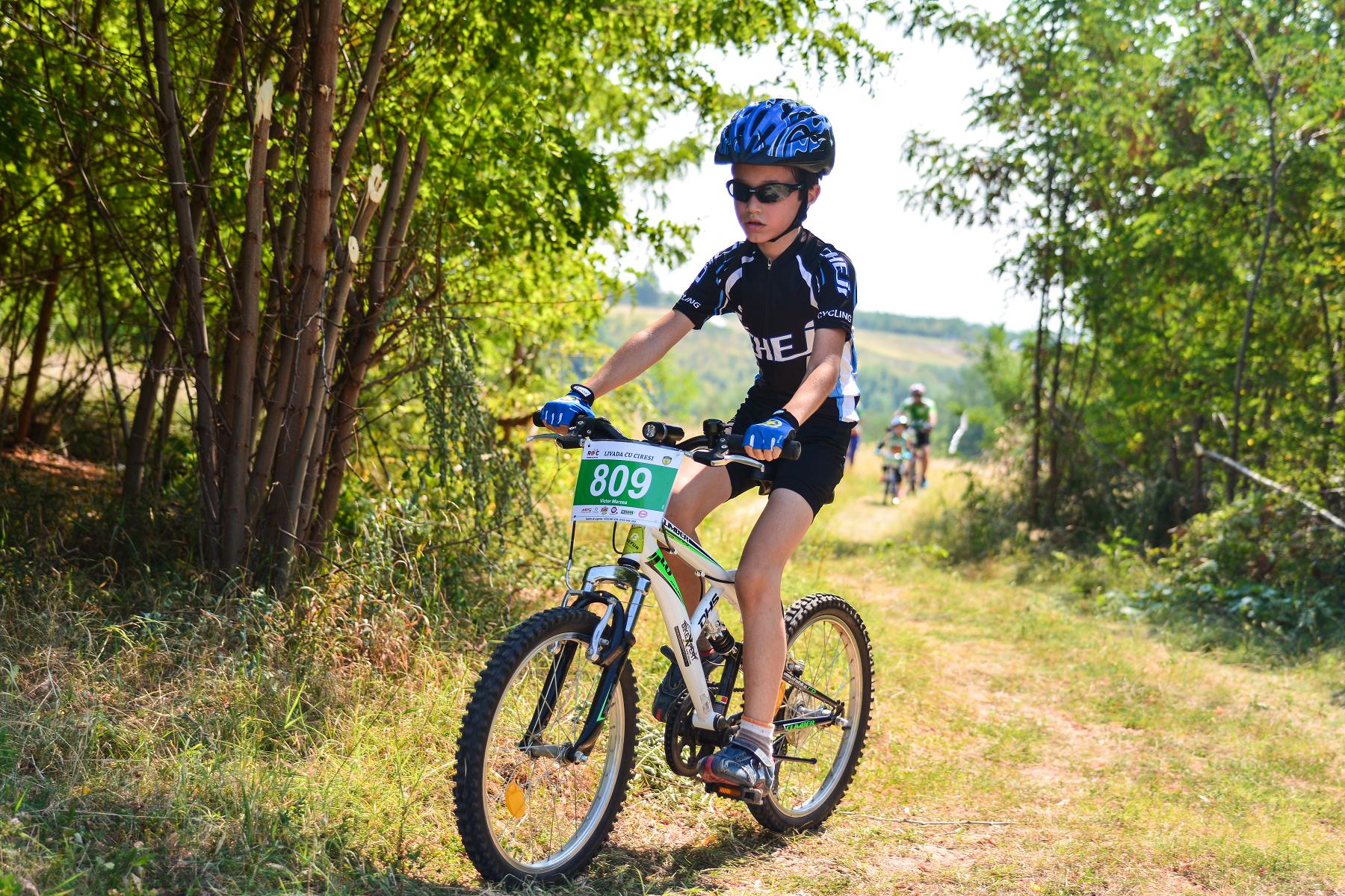 ”Livada cu Cireși” - o escapadă ciclistă cu infuzii de adrenalină / GALERIE FOTO