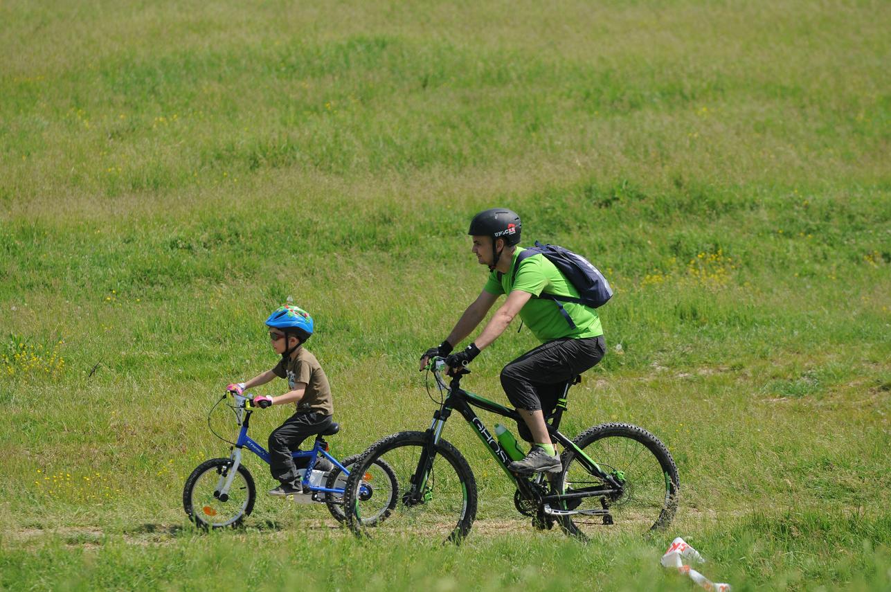 ”La Broaște 2015”, cursa de ciclism pentru amatori cu unul dintre cele mai frumoase trasee de MTB pe care ați pedalat vreodată