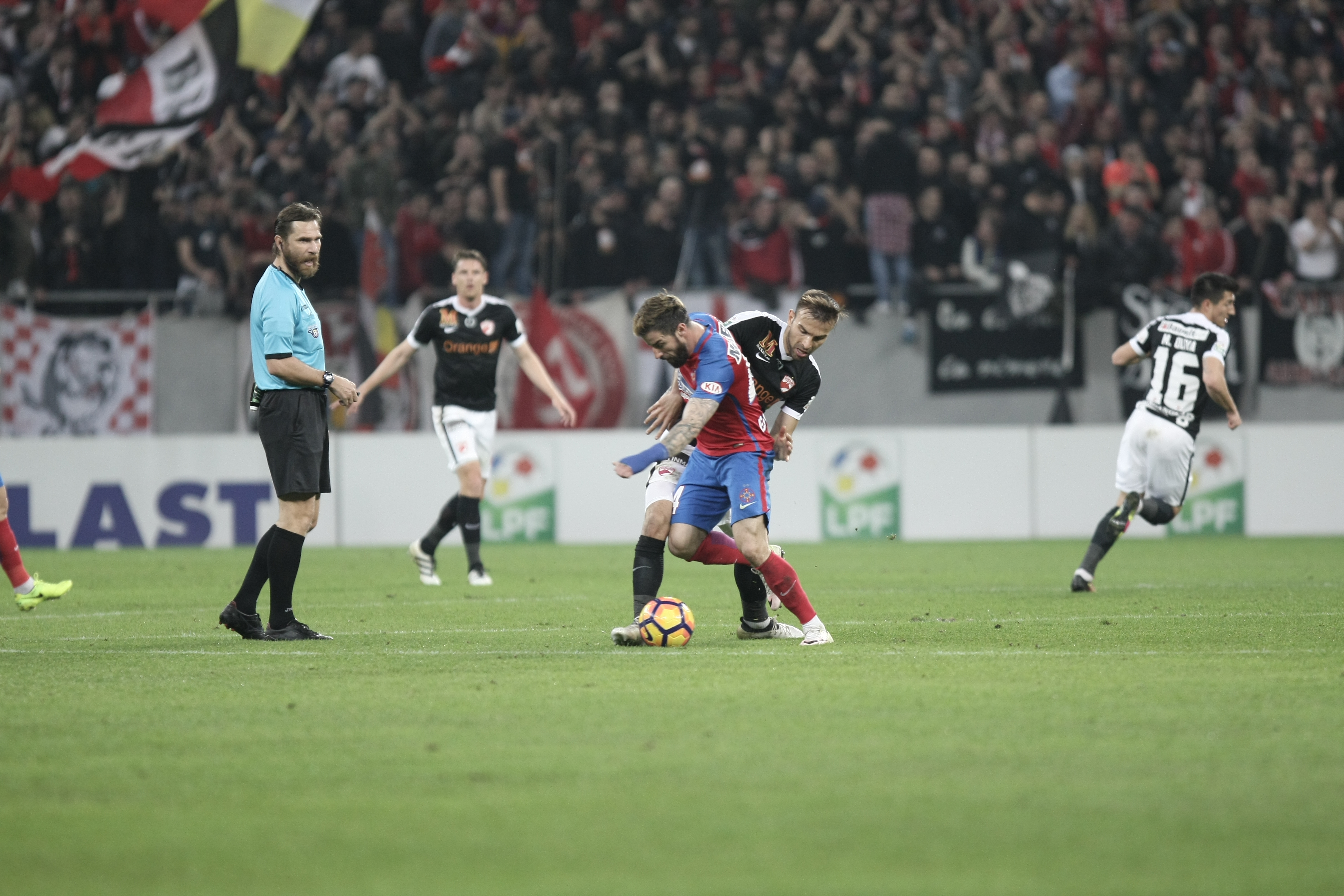 Cupa Ligii, semifinală, retur: Steaua - Dinamo 1-3. "Câinii" s-au calificat en-fanfare în ultimul act. Reacţii / FOTO