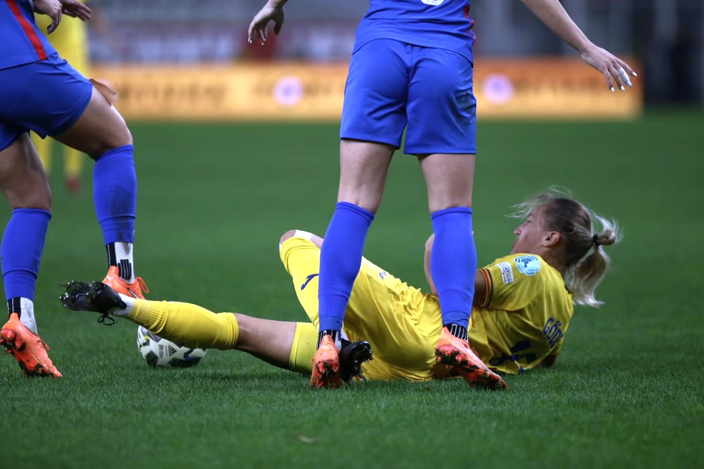 Naționala feminină a României de fotbal, remiză cu Slovacia. Bara ne-a salvat de la a treia înfrângere din grupă