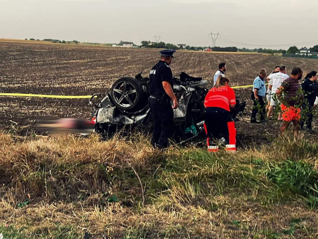 Cinci morți după o ciocnire frontală pe o șosea din Călărași. O familie cu doi copii, ucisă