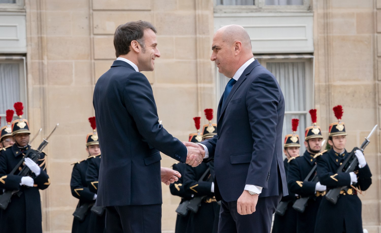 Ilie Bolojan, după discuțiile de la Paris cu Emmanuel Macron și videoconferința cu liderii europeni: „Suntem în vremuri dificile. Vrem o pace justă în Ucraina”