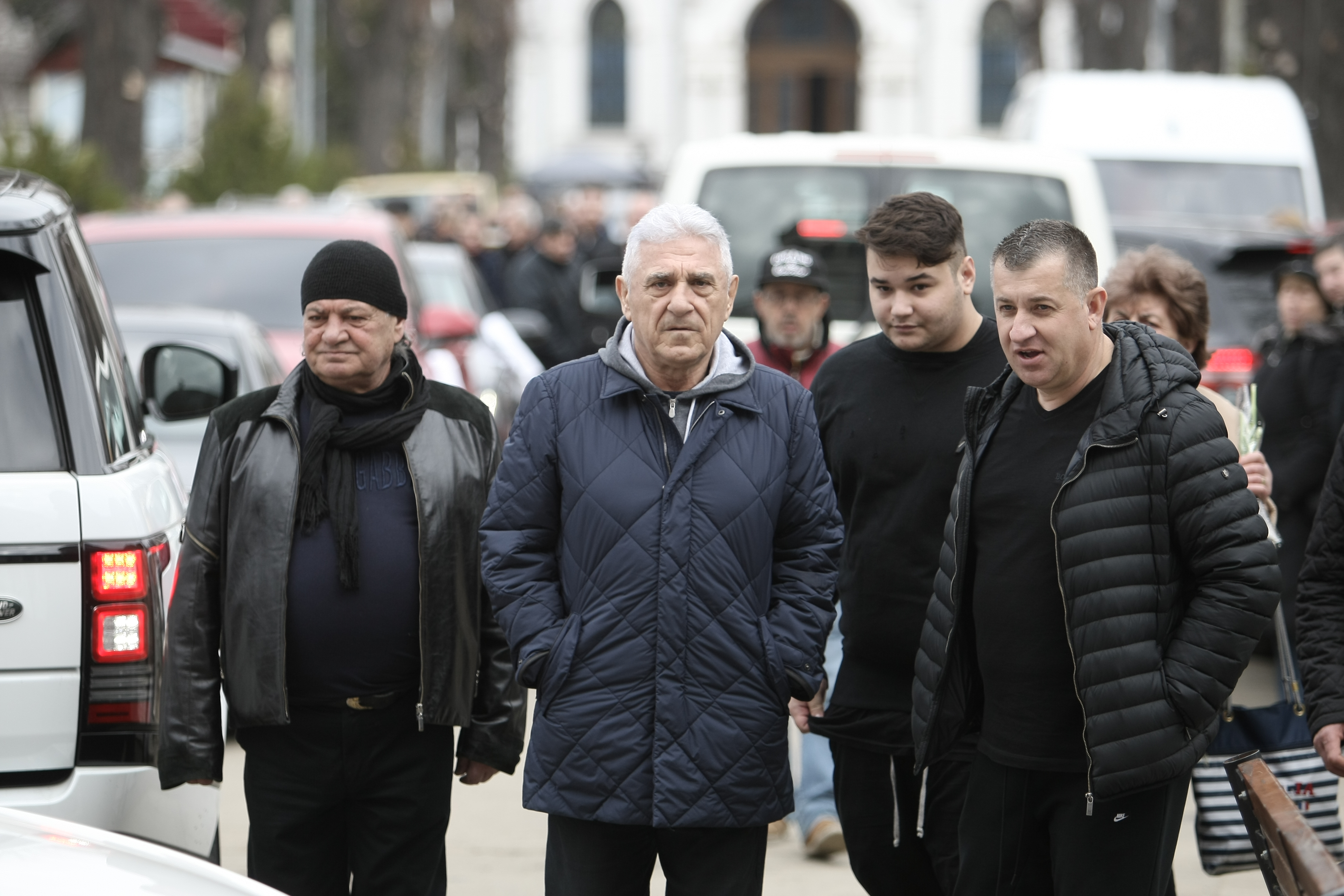 Vasile Turcu a fost înmormântat după ritualurile sinucigașilor. Fostul om de afaceri a fost condus pe ultimul drum de rude, prieteni și doar câțiva oameni de fotbal