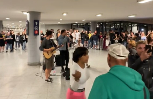 Fergeteges afterparti kerekedett a Keletiben Azahriah koncertje után: videón a hidegrázós jelenet