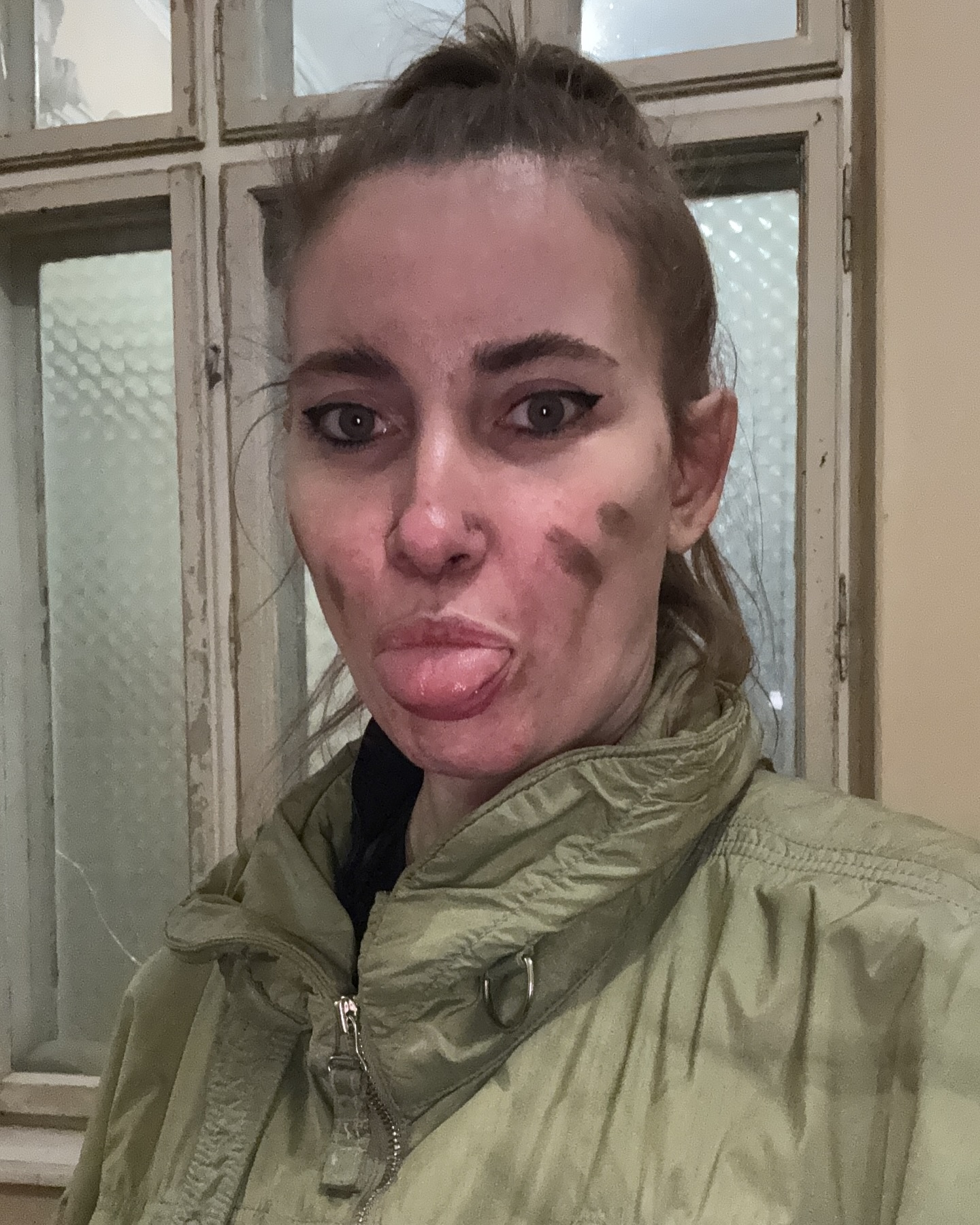 Cum arată terasa pe care și-a amenajat-o Iulia Albu. Imagini din casa istorică în care locuiește cu fiica ei