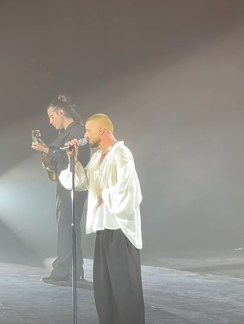 Andreea Esca, dată pe spate de Ricky Martin, pe care l-a văzut pe scenă la București: „Arată ceas și dansează bombă”