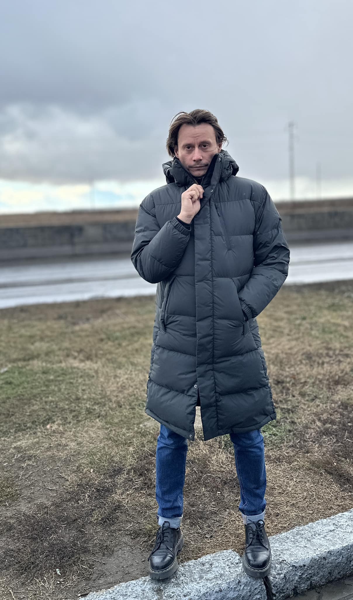 Marius Manole a explicat cum s-a accidentat pe scenă, în timpul spectacolului: „Așa mi-am rupt tot piciorul”. De ce nu ia o pauză pentru recuperare