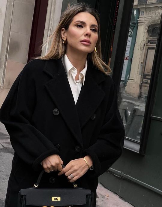 O româncă a machiat-o pe Angelina Jolie. Ce spune Ali Andreea despre actriță: „Este foarte frumoasă și are o piele perfectă”