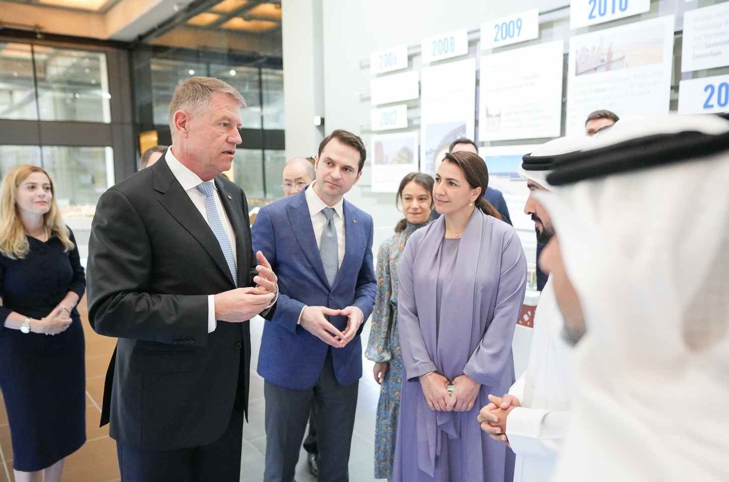 Klaus Iohannis, vizită la Masdar City, „cel mai verde oraș”, în care s-au investit 20 de miliarde de dolari