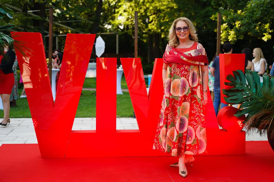 Fosta soție a lui Bebe Cotimanis a terminat cu brio primul an la Teologie. Ce planuri are Florina Mărcuță acum: „Mi-am dorit să am vara liberă”