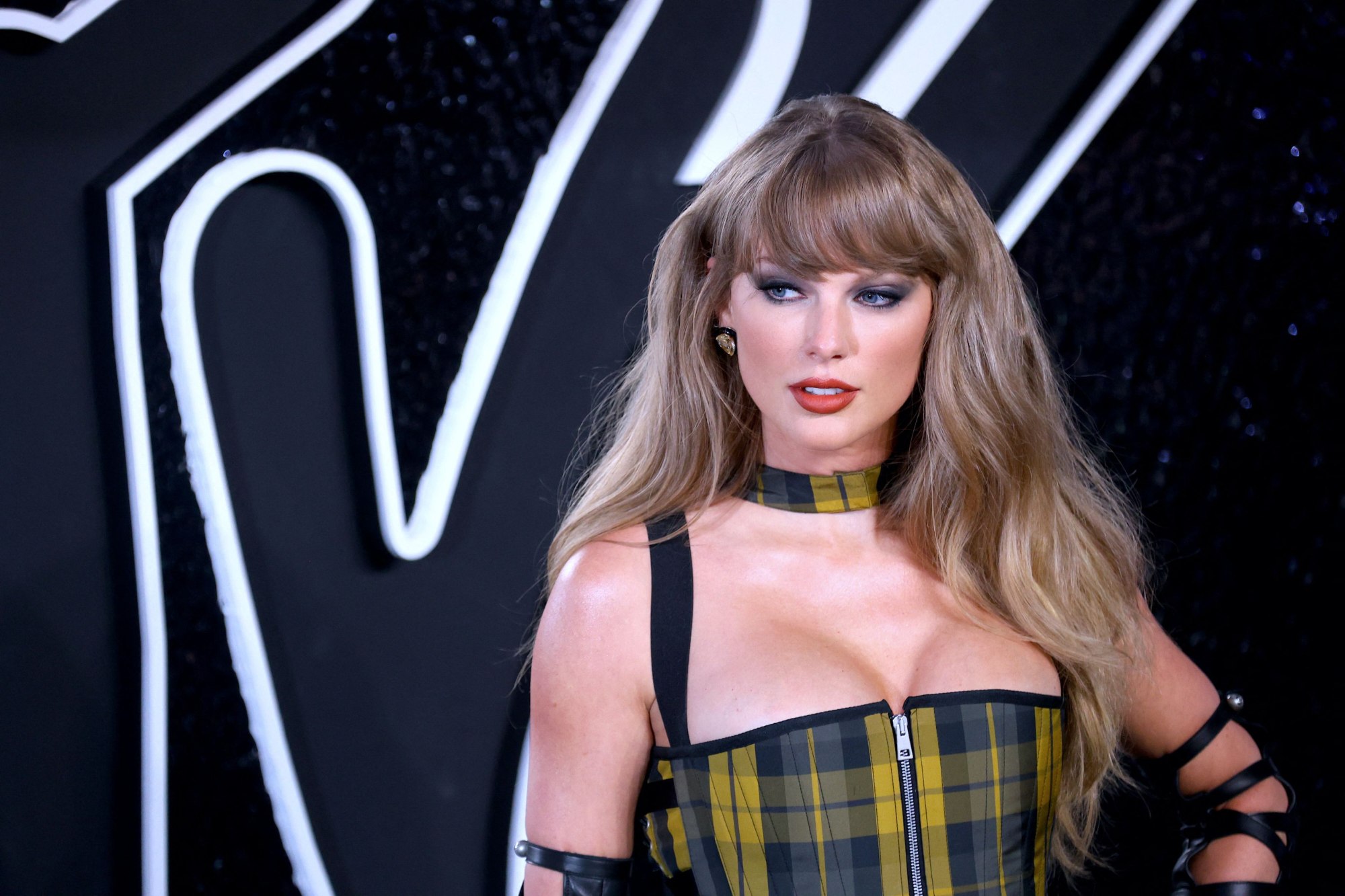 Câți bani le-a dat Taylor Swift angajaților care au lucrat cu ea la turneul de două miliarde de dolari