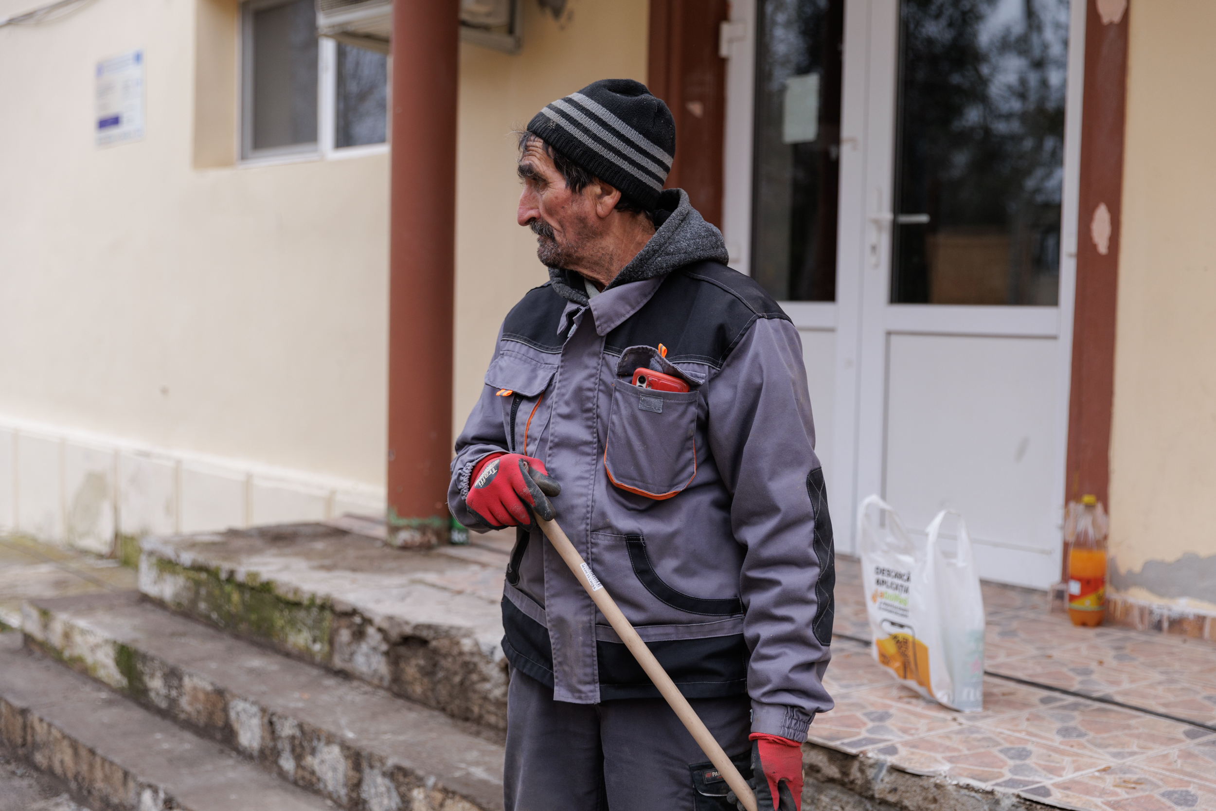Mic sondaj la marginea țării. De la „frumosul Ciolacu” și „inteligentul Geoană” la „Băsescu cel hazliu”, ce cred oamenii care trăiesc în colțul de jos al hărții, în Dobrogea, despre prezidențiale