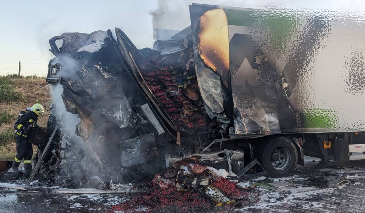 Opt oameni au murit în 40 de minute, în două accidente diferite în Ungaria, cu un camion și un microbuz cu numere de Republica Moldova