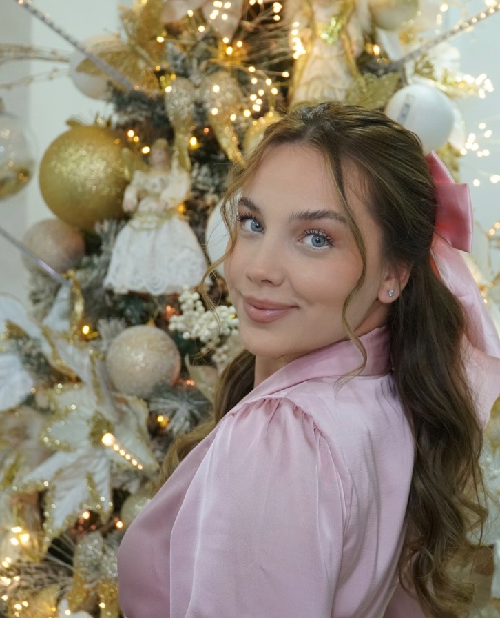 Oana Chelaru, artista română celebră în Ecuador, operată de urgență: „Am fața umflată”