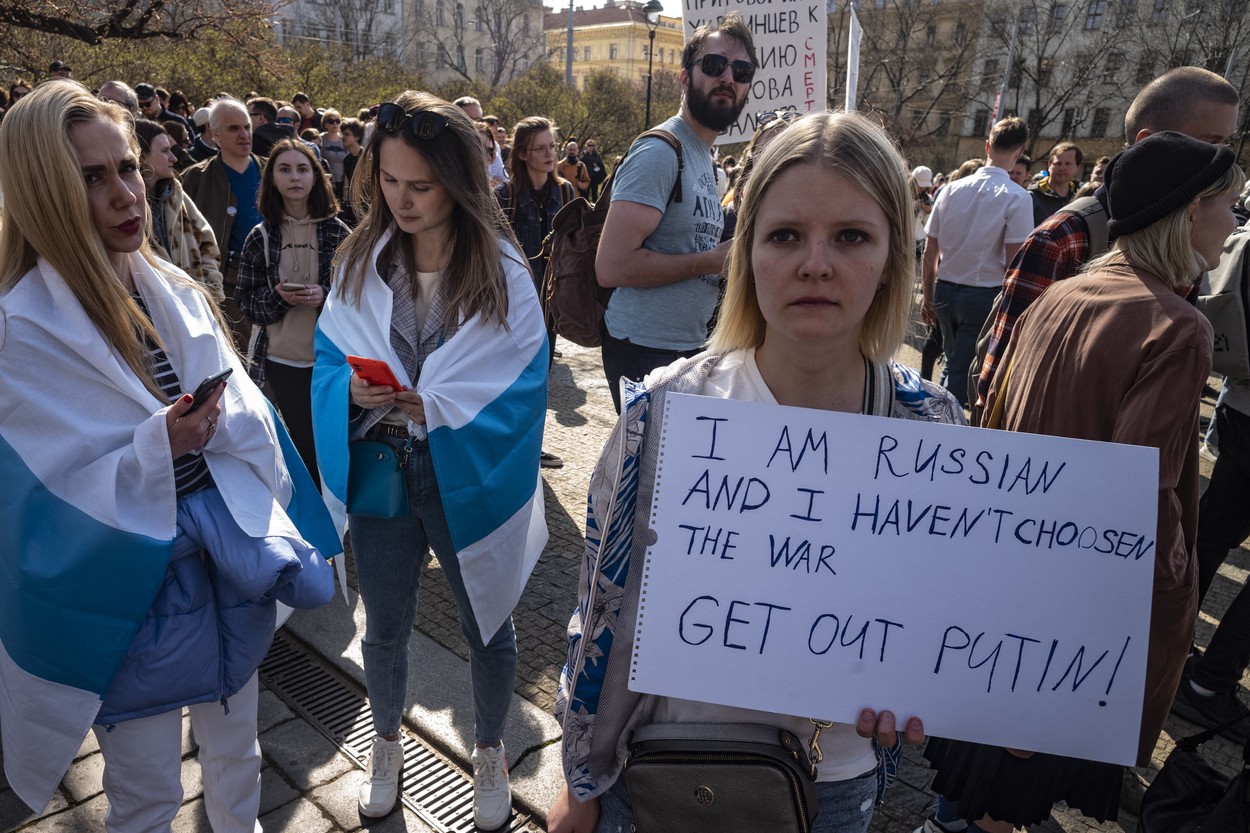 Comunitatea rușilor din Cehia, mesaje dure împotriva lui Putin la protestul antirăzboi organizat sâmbătă în Praga