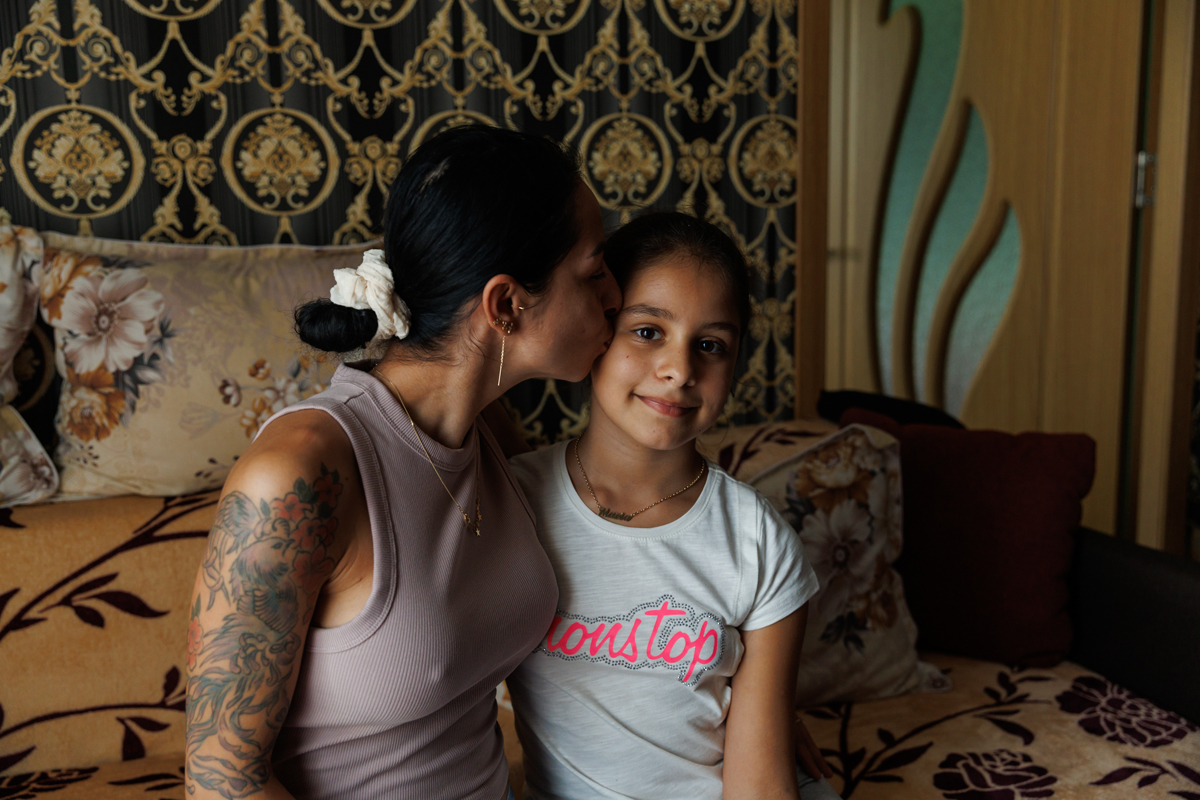 ROMÂNIA, RUPTĂ ÎN DOUĂ: Cum arată viața copiilor români care își văd părinții doar o dată pe an: „Când vine mama, simt că plutesc pe un nor”