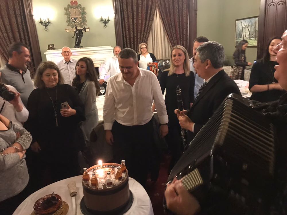 EXCLUSIV/ Îl mai știti pe Adrian, prietenul lui Mihai (Ștefan Bănică Jr) din celebra peliculă „Liceenii”? Dan Cociș a împlinit 49 de ani! Nu mai e actor, ci om de afaceri!