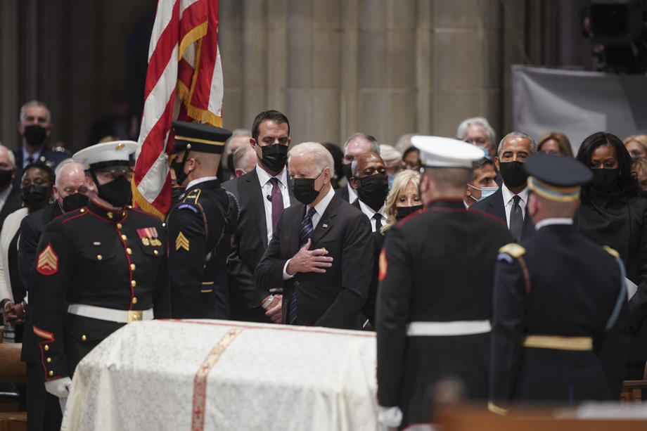 Funeralii naţionale pentru Colin Powell, primul secretar de stat de culoare al SUA. La ceremonie au participat Biden, Obama și Bush