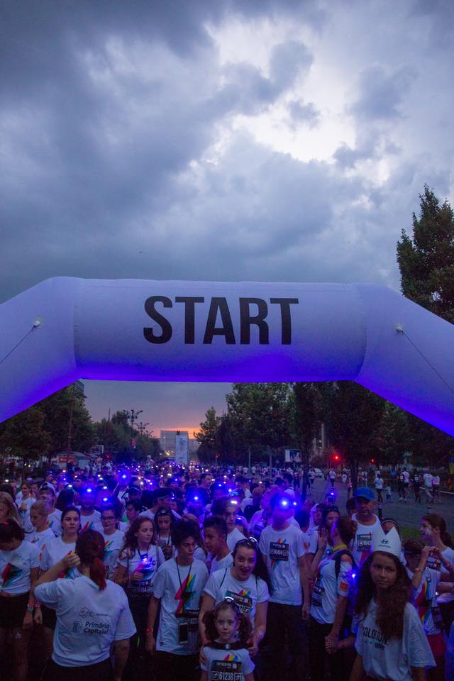 The Color Run, explozie de culoare în centrul Bucureștiului. ”Murdăriți” în culorile curcubeului