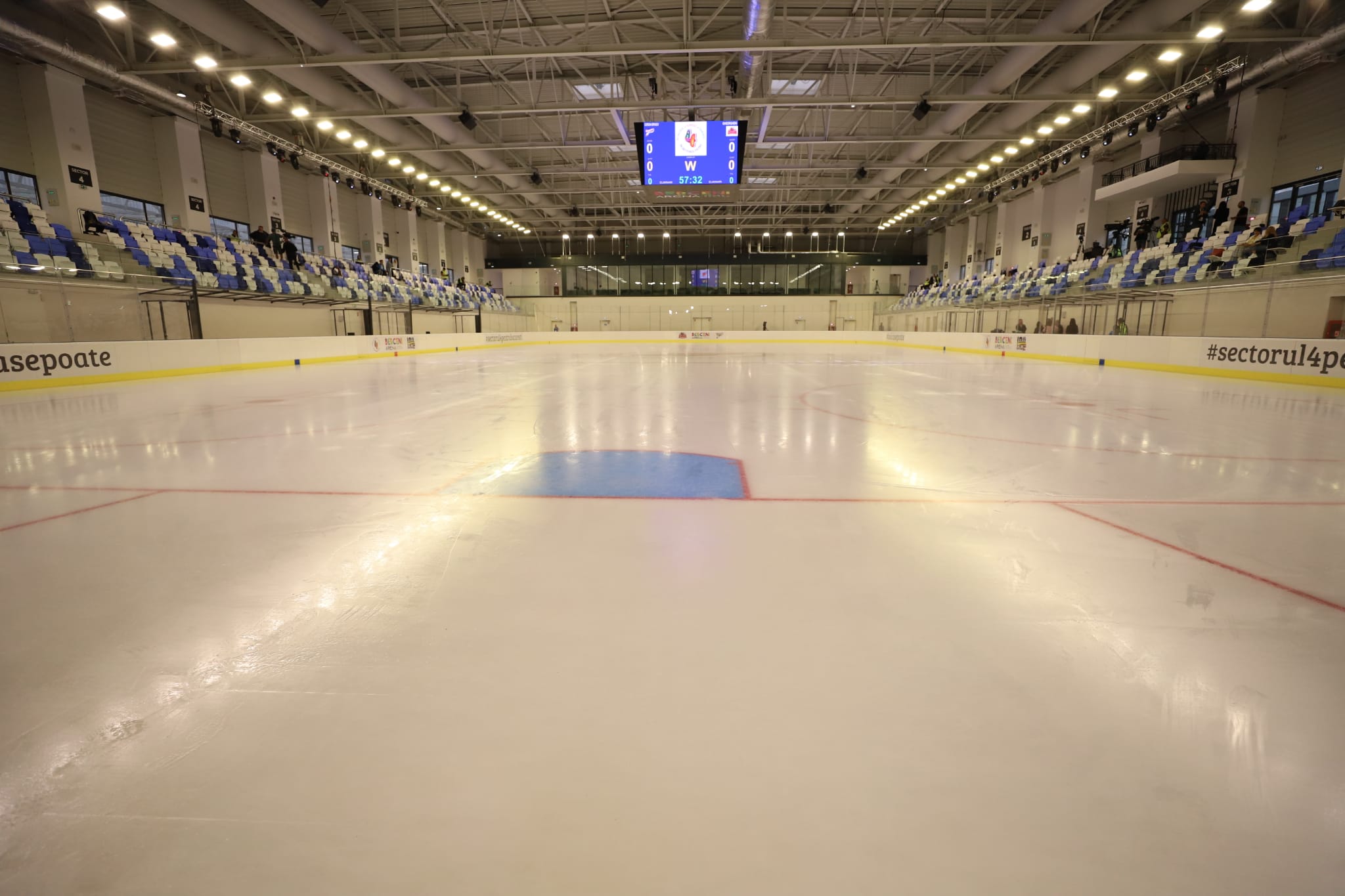 Patinoarul Berceni Arena găzduiește primul meci de hochei din București după 12 ani. Ce se întâmplă cu Patinoarul Flamaropol