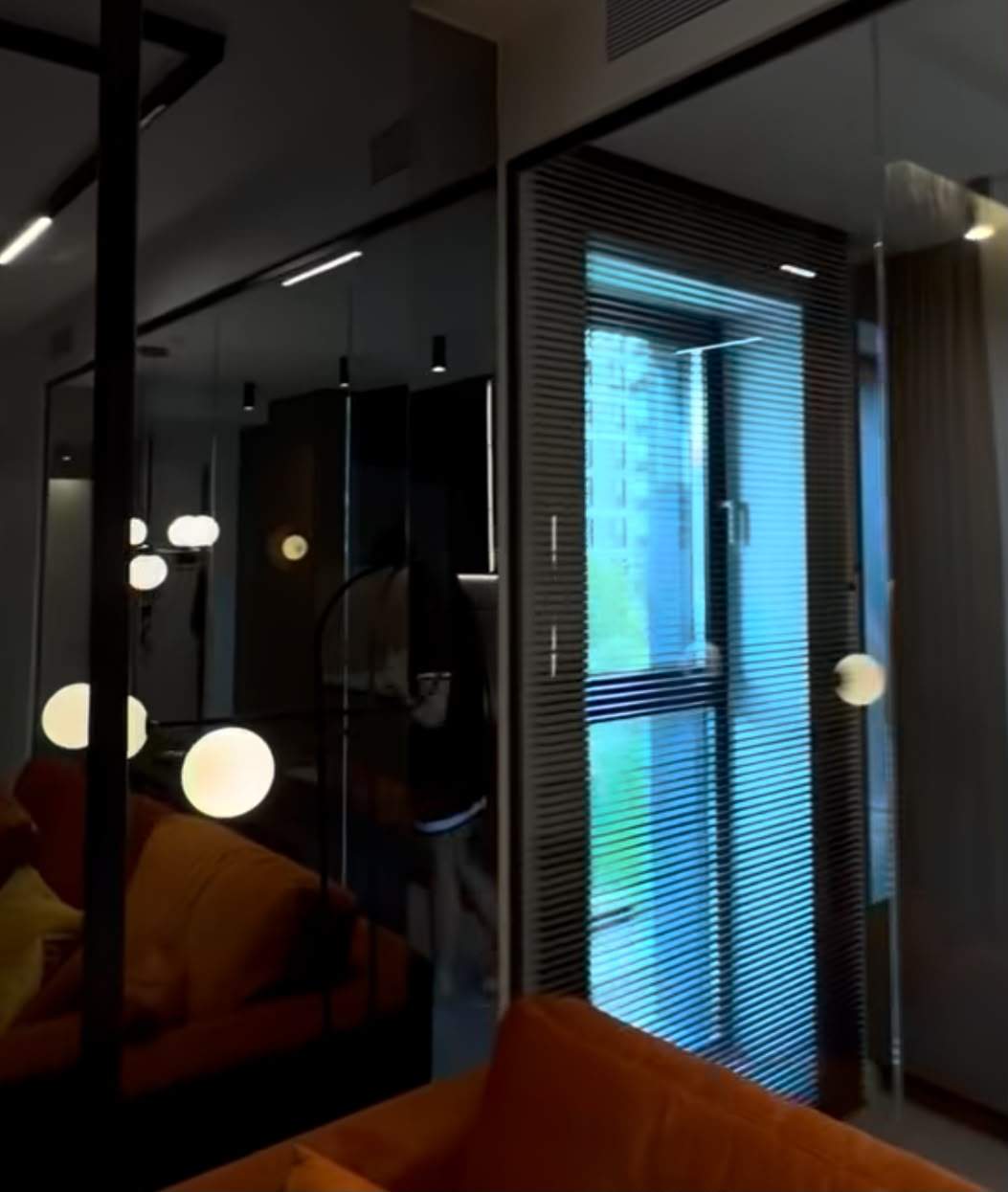 Imagini cu unul dintre apartamentele Andreei Bostănică. A investit mulți bani în amenajare. „Totul este exact cum mi-am imaginat”