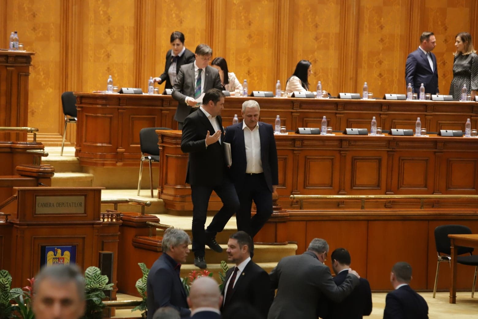FOTO | Parlamentul a adoptat legea bugetului de stat pe 2019 în forma iniţială. Cererea lui Klaus Iohannis de reexaminare a legii a fost respinsă