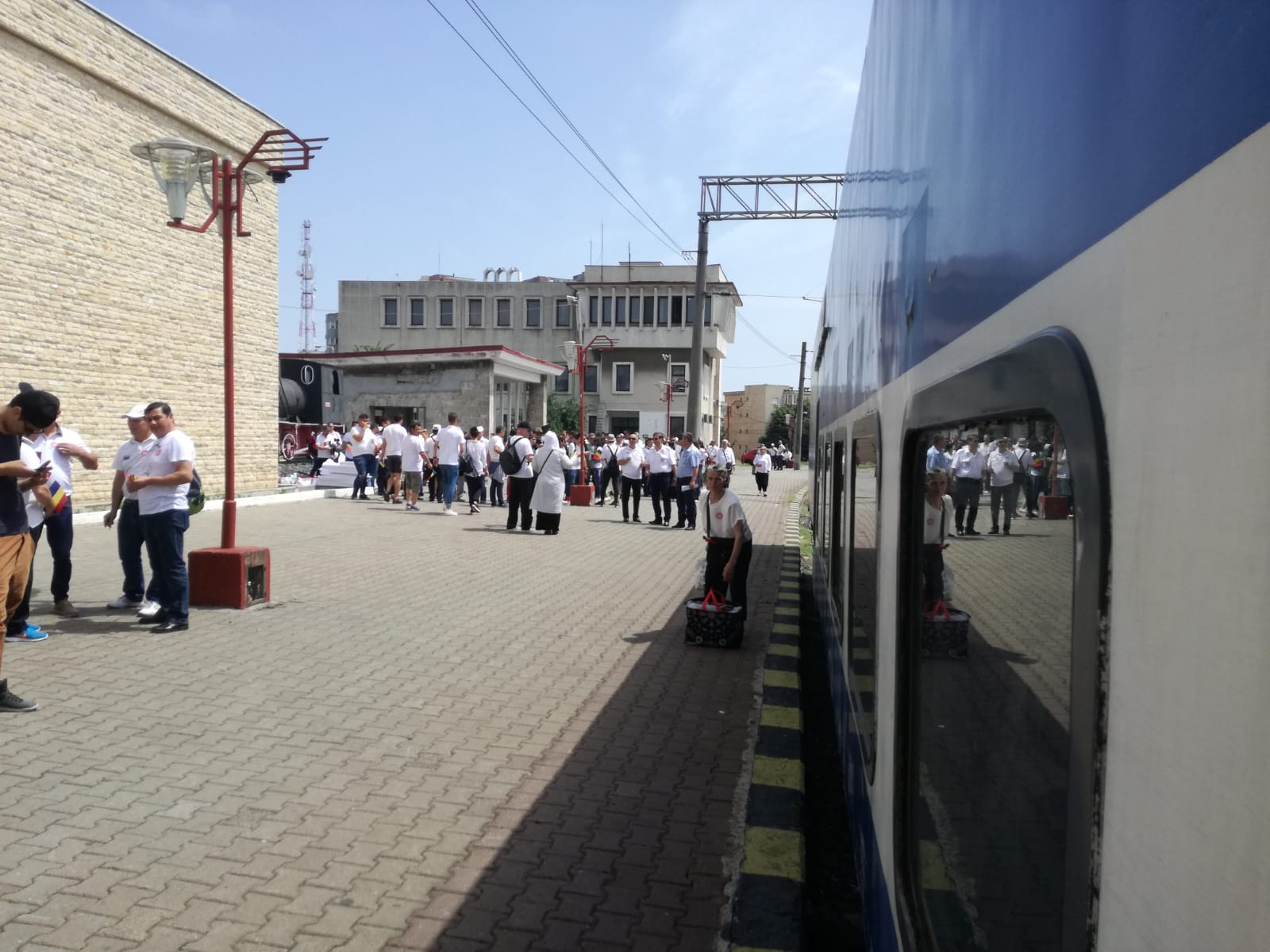VIDEO / Aproape 1.000 de constănțeni vin cu două trenuri la mitingul PSD din București - GALERIE FOTO