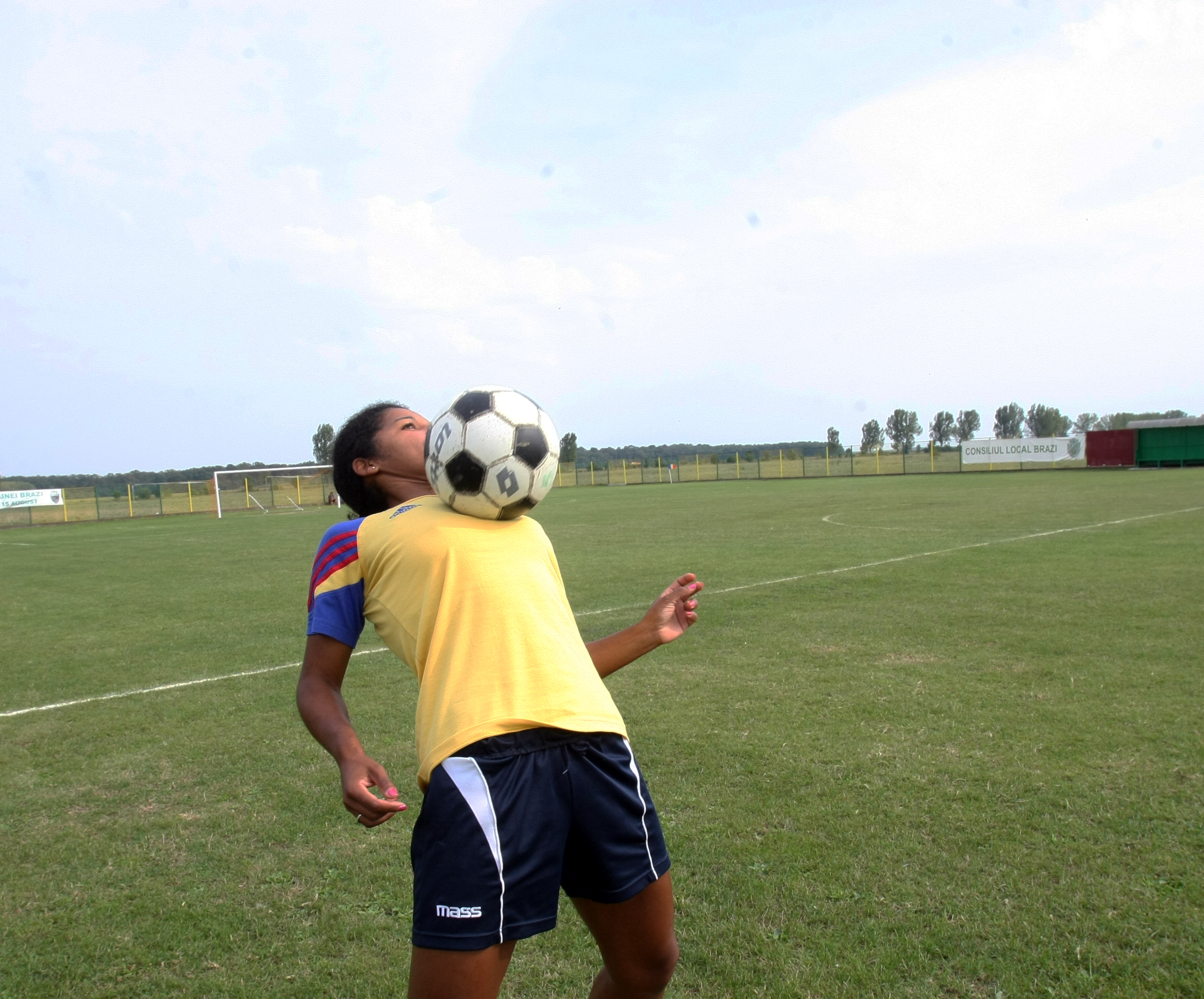 EXCLUSIV / O zi din viața unei echipe feminine de fotbal: "Visez la Barça!"