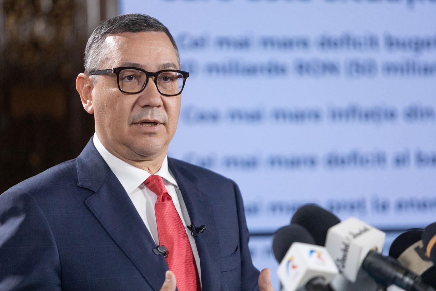 Cât costă tricoul purtat de Victor Ponta de ziua lui. Cum a sărbătorit 53 de ani: „Golf, distracție, muncă, privat”
