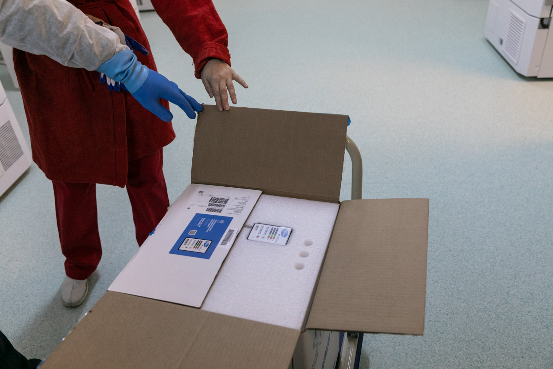 România a început campania de vaccinare anti-COVID. „Șansa noastră de a lupta cu  virusul”. Declarații ale cadrelor medicale care au fost imunizate