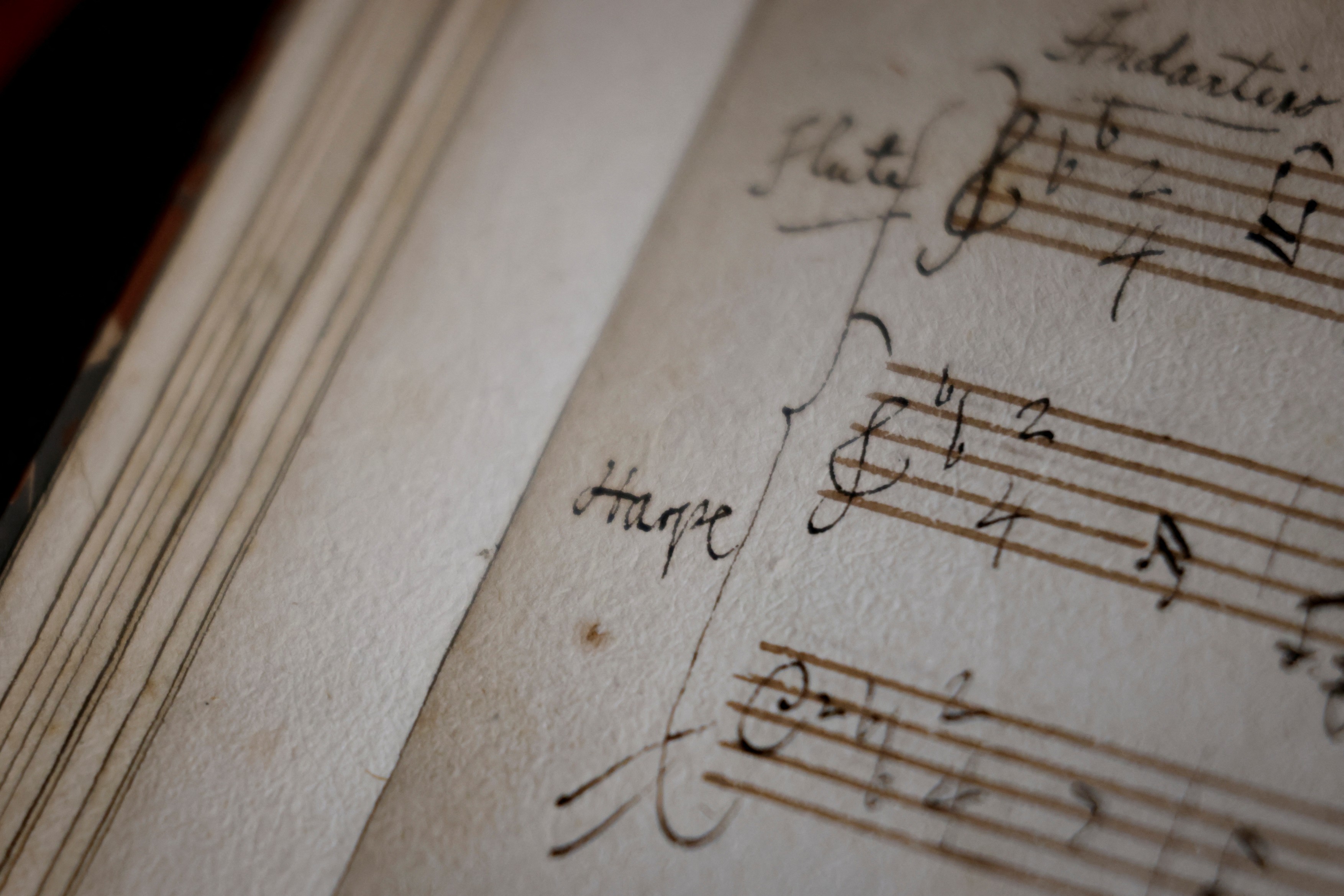 Un manuscris nepublicat al lui Mozart a fost descoperit în Paris: melodiile vor fi interpretate pentru prima oară de Orchestra Filarmonică