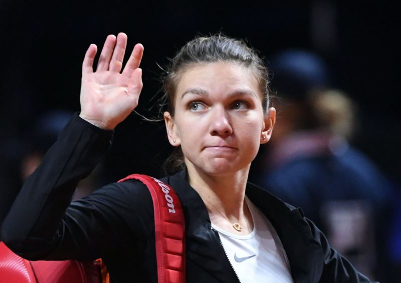 Simona Halep a purtat o rochie Valentino de peste 2.000 de euro, la prima apariție într-o emisiune la TV după verdictul de la TAS
