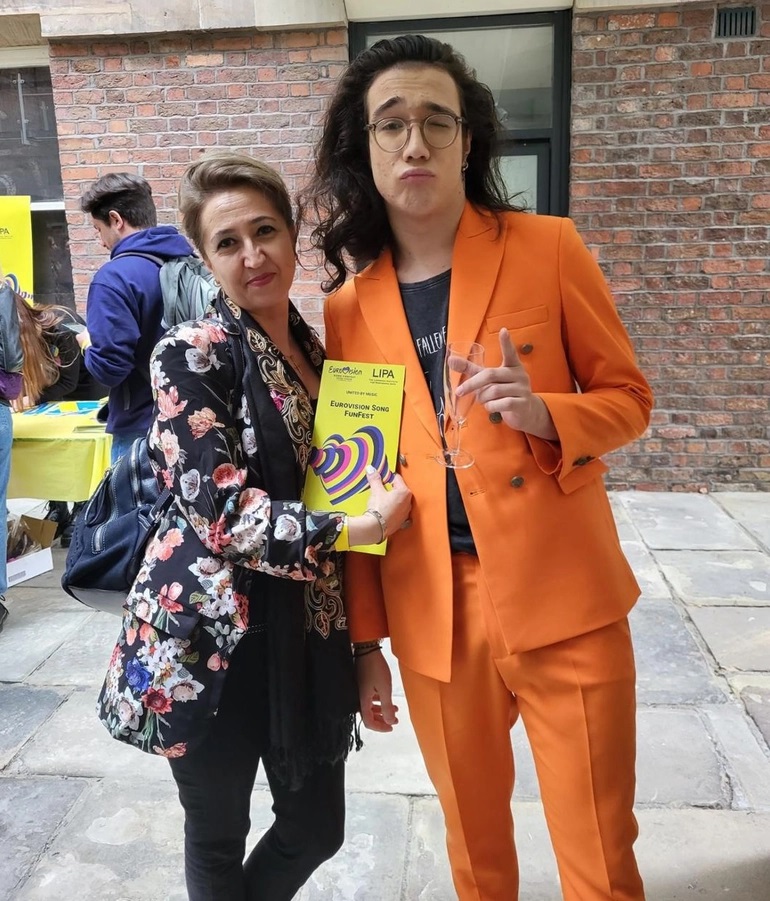 Mama lui Theodor Andrei, reprezentantul României la Eurovision 2023, a răbufnit: „E un tânăr cu problemele și cu sensibilitățile lui”. Simona e impresara fiului ei