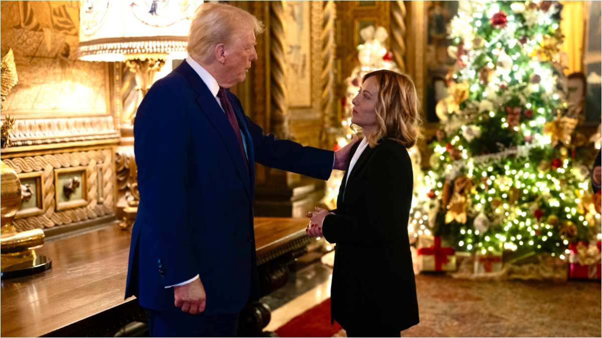 Giorgia Meloni i-a făcut o vizită surpriză lui Donald Trump, la reședința sa din Florida. „Sunt aici cu o femeie fantastică” 
