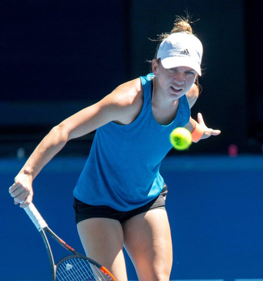 Româncele vin pe rând la Australian Open. Simona Halep a făcut primul antrenament la Melbourne, a aterizat și Sorana Cîrstea / VIDEO