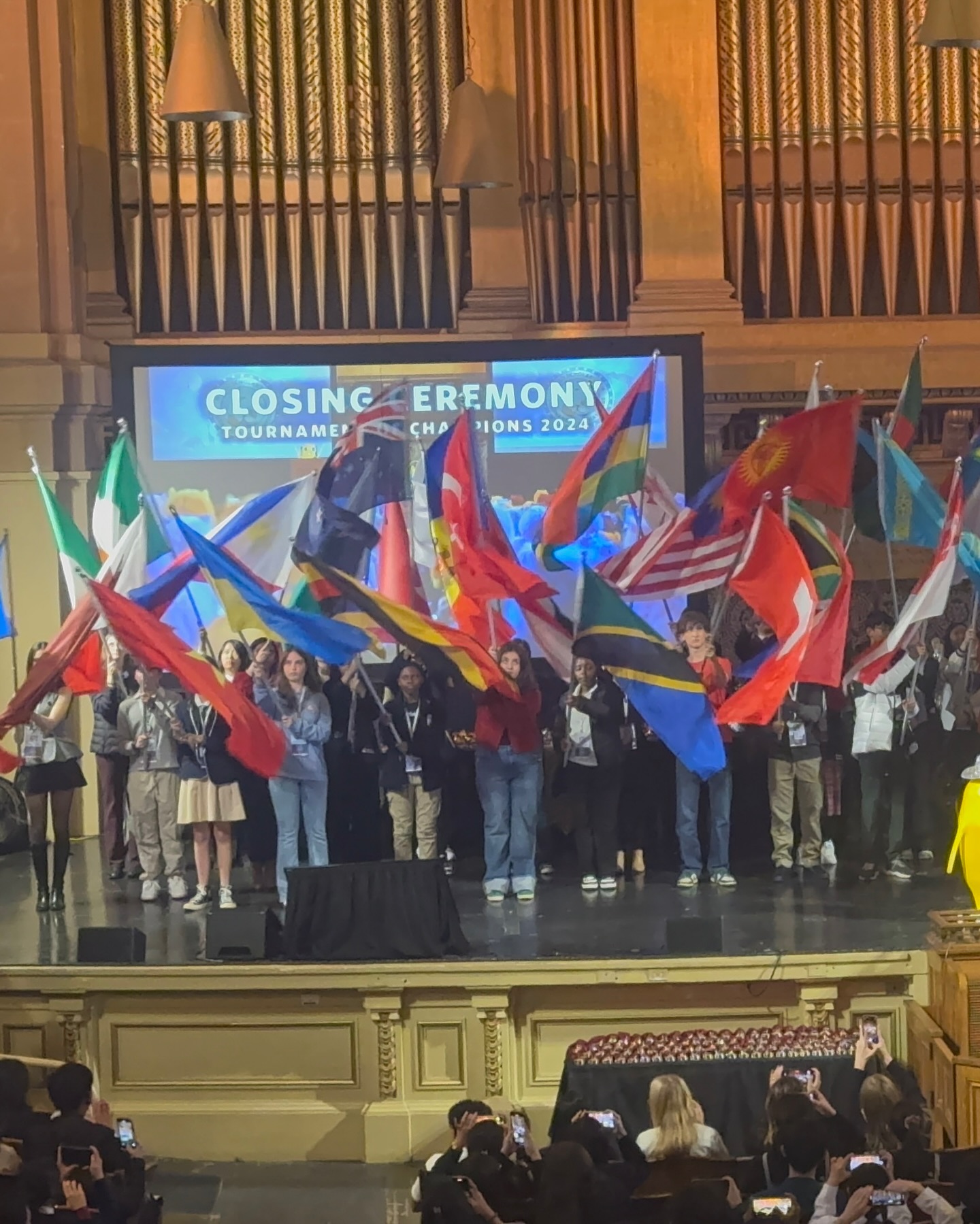 Violeta Bănică a reprezentat România într-un concurs de cultură generală din SUA. Andreea Marin e mândră de fiica ei: „S-a întors acasă cu 9 medalii”