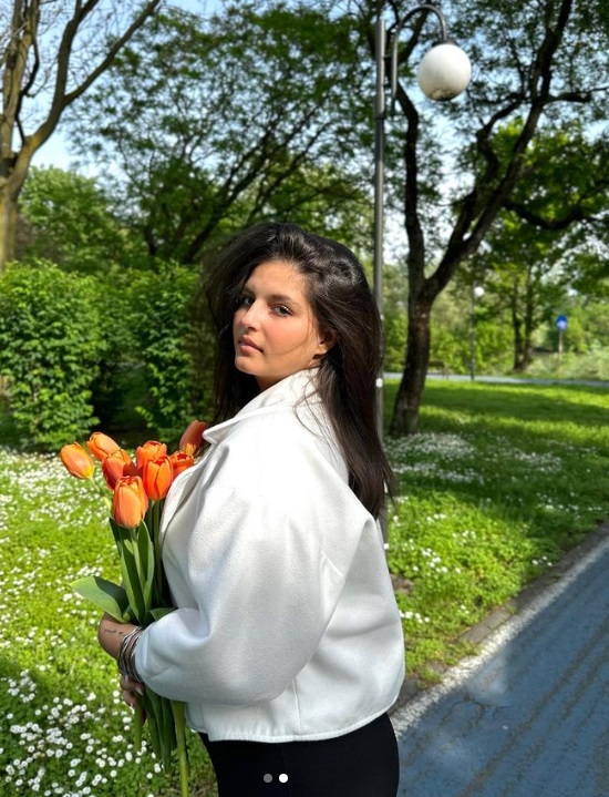 Carmina, fiica lui Liviu Vârciu, vrea să se lanseze în muzică: „Am moștenit vocea lui, dar parcă eu cânt un pic mai bine”. Din ce își câștigă tânăra banii