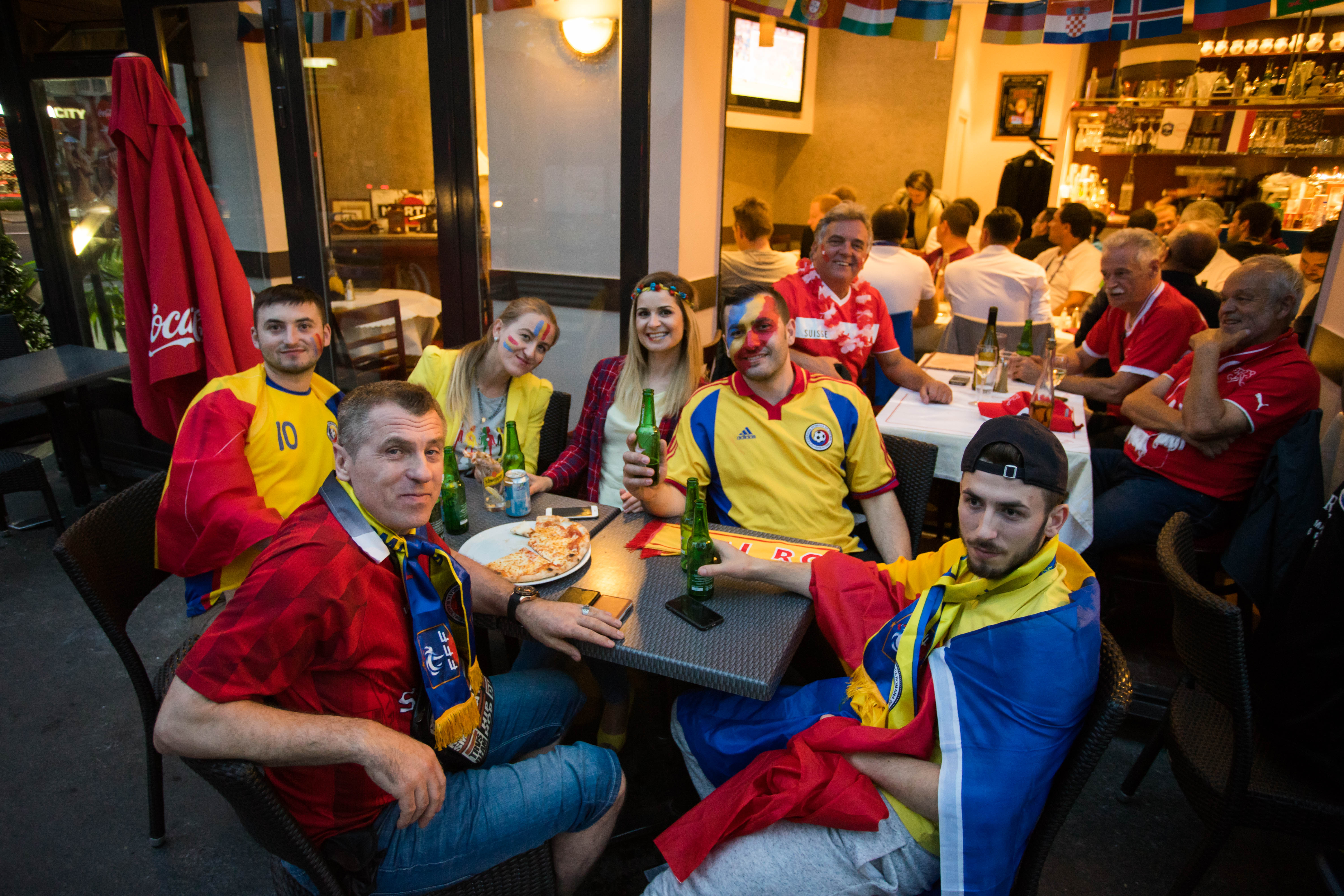 Euro 2016. Suporterii naționalei României s-au declarat nemulțumiți de jocul tricolorilor cu Elveția VIDEO EXCLUSIV