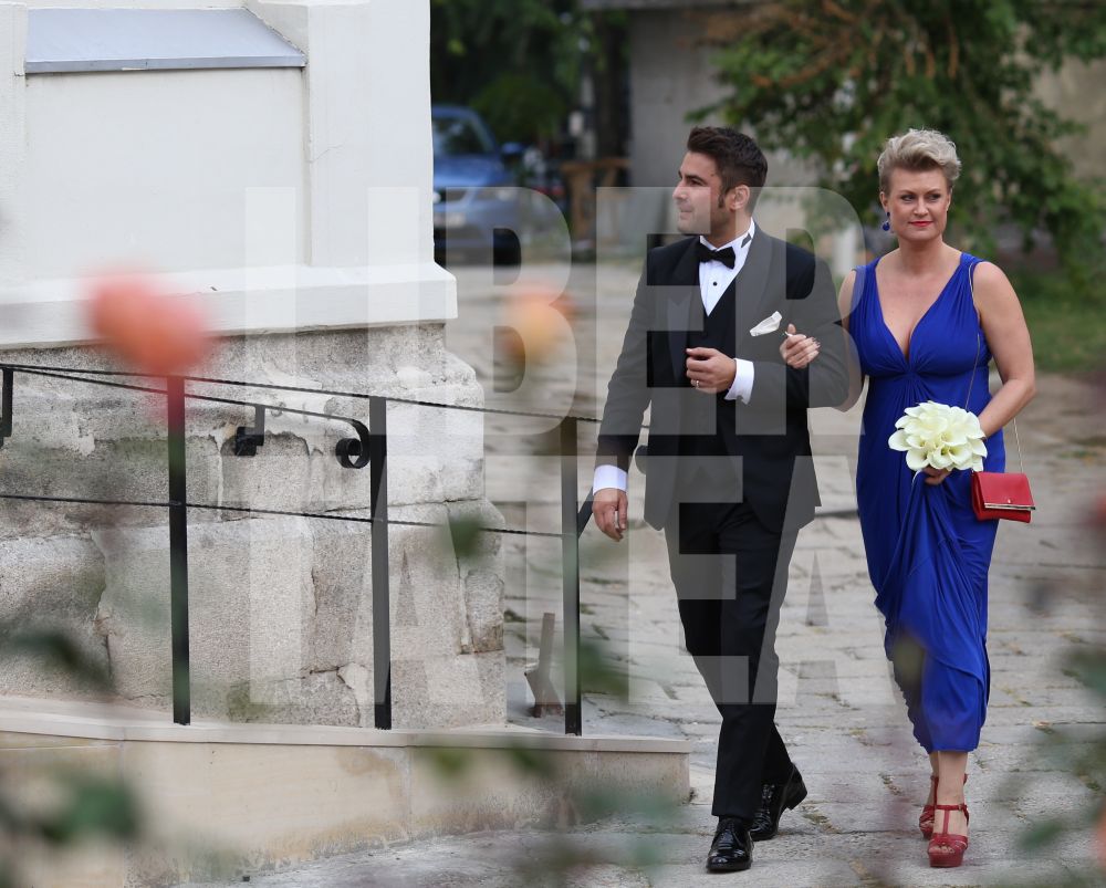 FOTO EXCLUSIV | Primele imagini de la nunta lui Adrian Mutu cu Sandra. Cum au arătat ginerele și mireasa