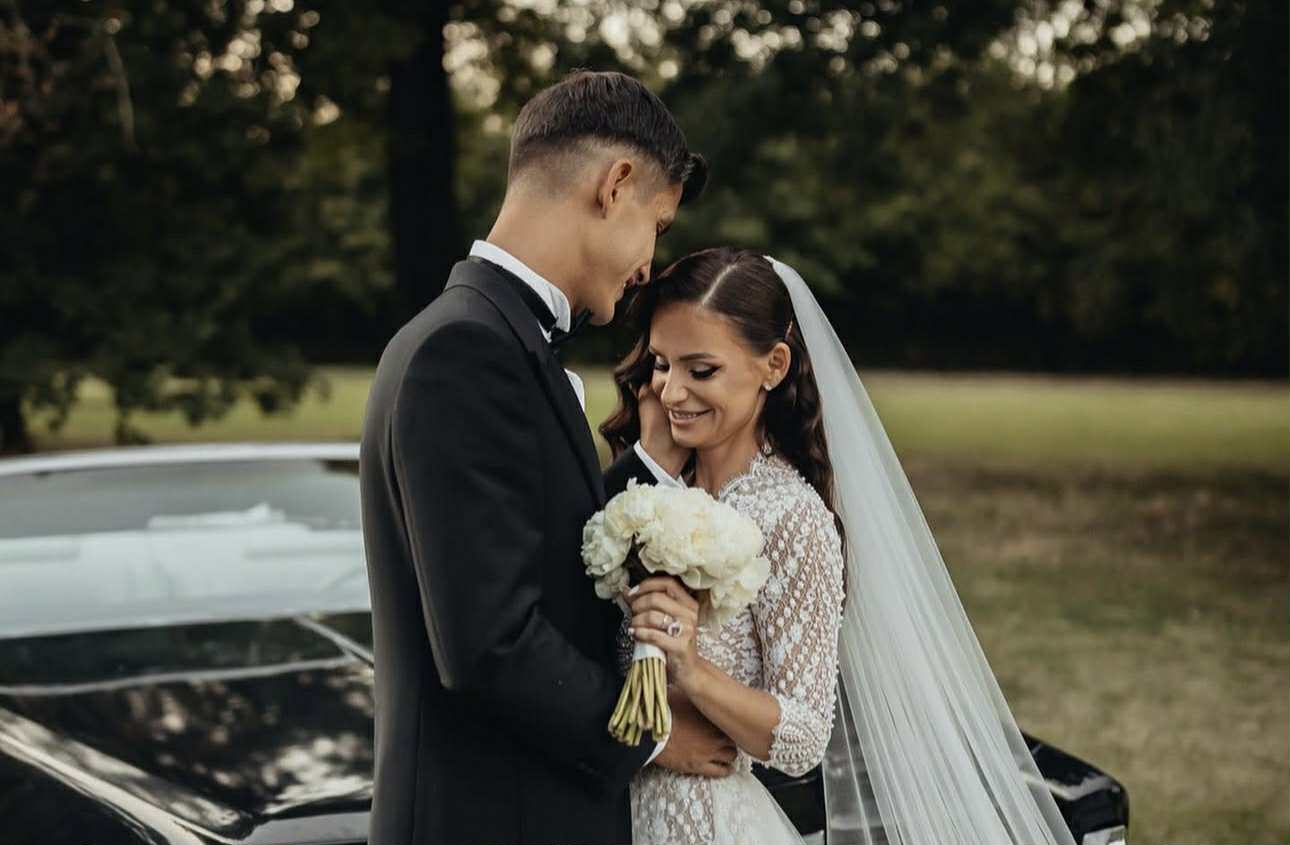 Primele imagini cu Corina și Mihnea Năstase în rolul de părinți. Cum au apărut cu bebelușul lor, al treilea nepot al lui Adrian Năstase